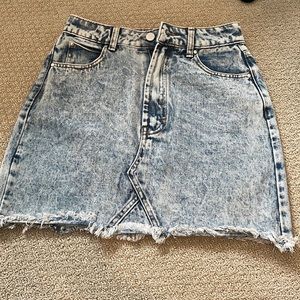 Distressed mini skirt